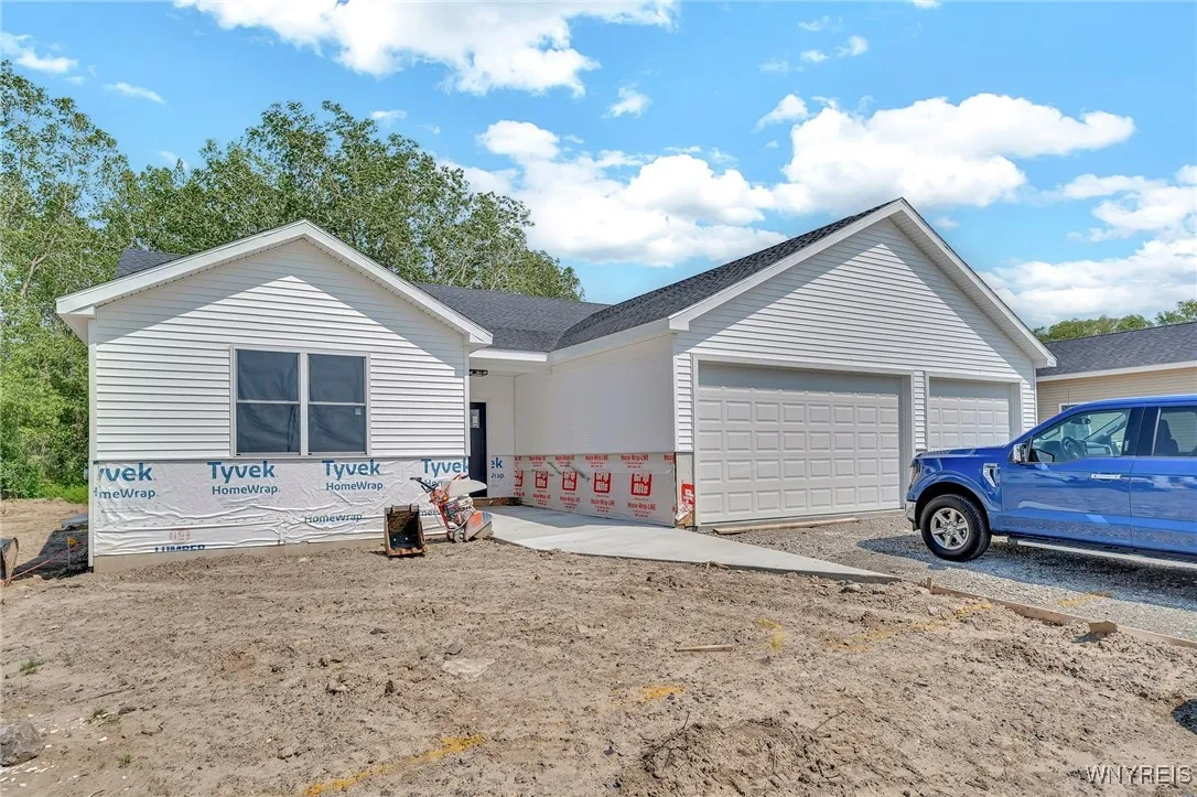 35 Fieldcrest Drive, Pembroke, New York 14036, Pembroke, New York 14036, 3 Bedrooms Bedrooms, 7 Rooms Rooms,2 BathroomsBathrooms,Residential,Closed,35 Fieldcrest Drive, Pembroke, New York 14036,0,B1595370