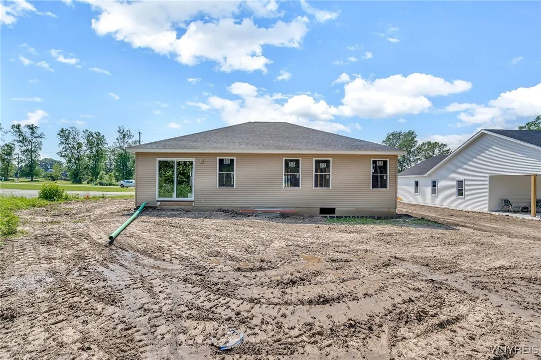 35 Fieldcrest Drive, Pembroke, New York 14036, Pembroke, New York 14036, 3 Bedrooms Bedrooms, 7 Rooms Rooms,2 BathroomsBathrooms,Residential,For Sale,35 Fieldcrest Drive, Pembroke, New York 14036,B1595370