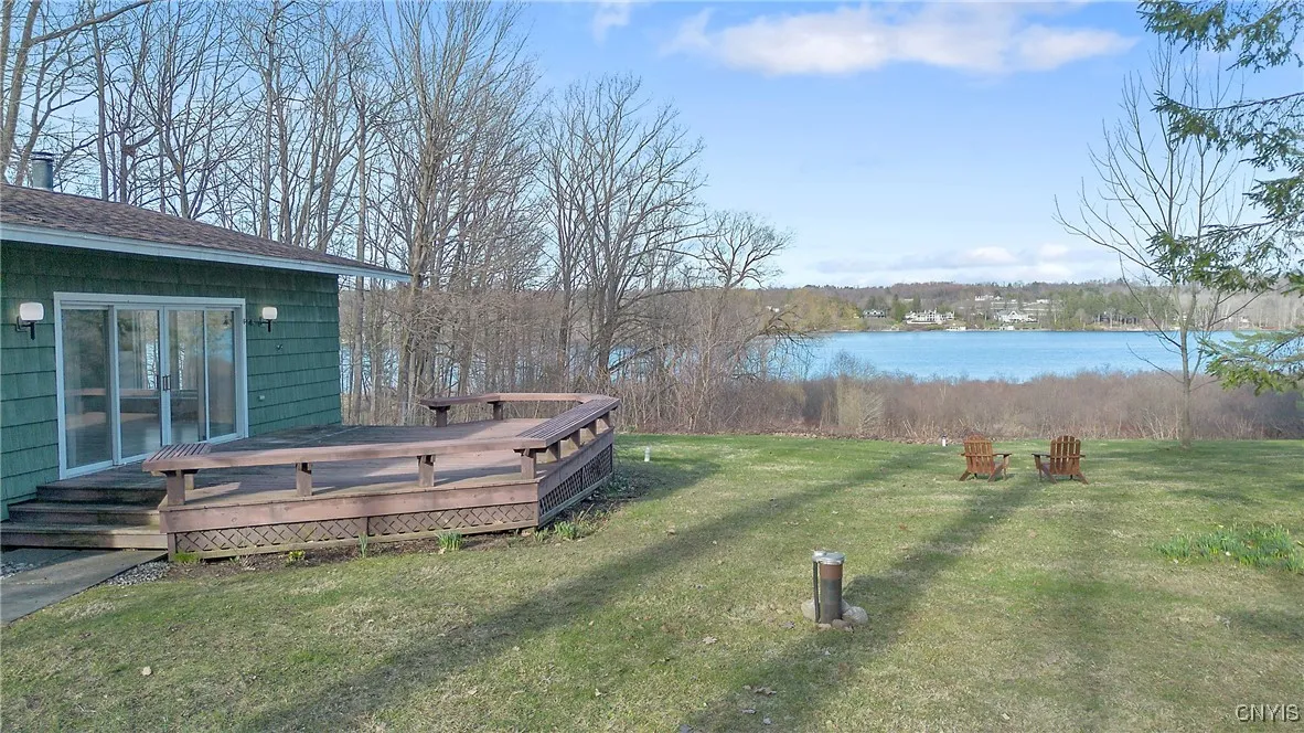 Gorgeous view of the lake