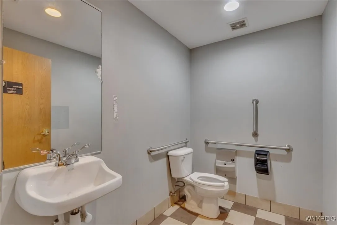 487 Main First Floor Street, Buffalo, New York 142, Buffalo, New York 14203, ,Commercial Lease,Closed,487 Main First Floor Street, Buffalo, New York 142,0,B1597931
