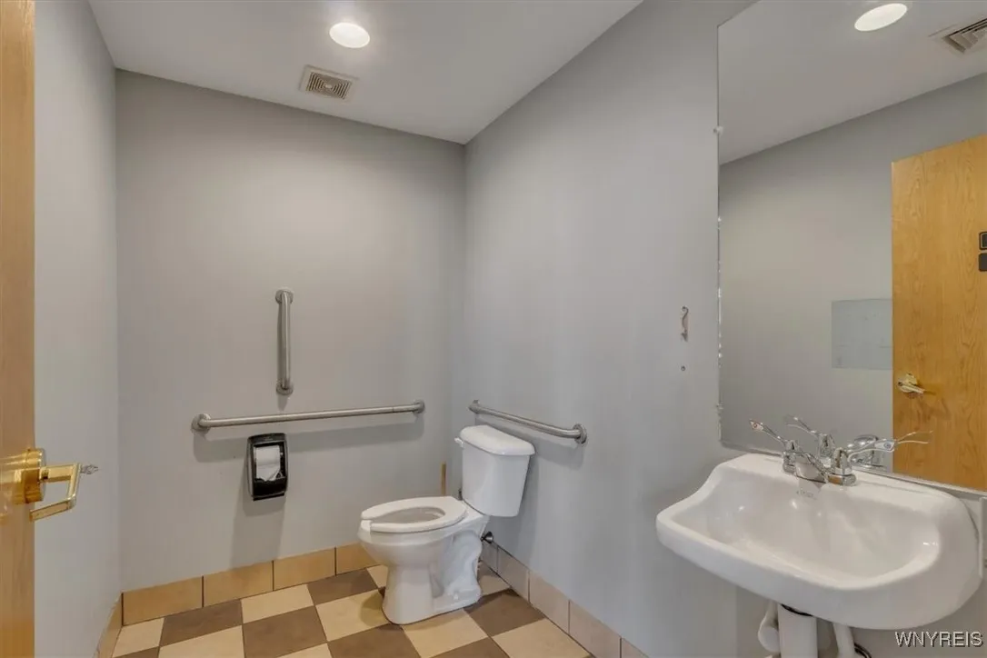 487 Main First Floor Street, Buffalo, New York 142, Buffalo, New York 14203, ,Commercial Lease,Closed,487 Main First Floor Street, Buffalo, New York 142,0,B1597931