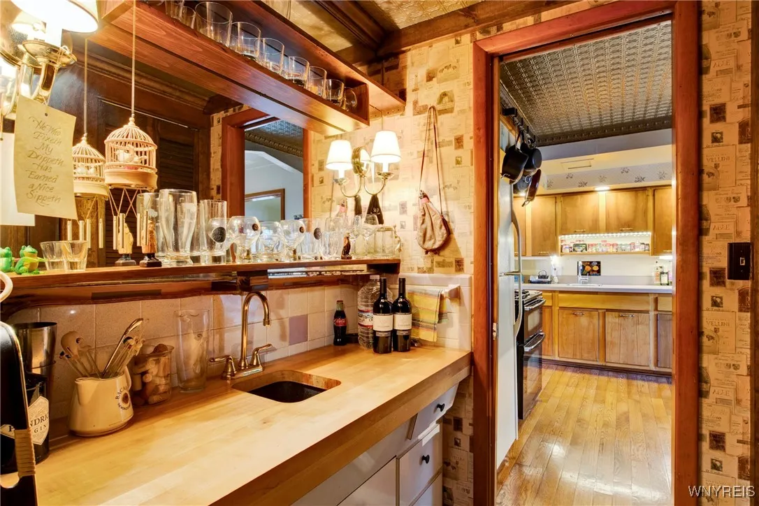 6634 Lake Shore Road, Evans, New York 14047, Evans, New York 14047, 4 Bedrooms Bedrooms, 12 Rooms Rooms,2 BathroomsBathrooms,Residential,For Sale,6634 Lake Shore Road, Evans, New York 14047,B1598088