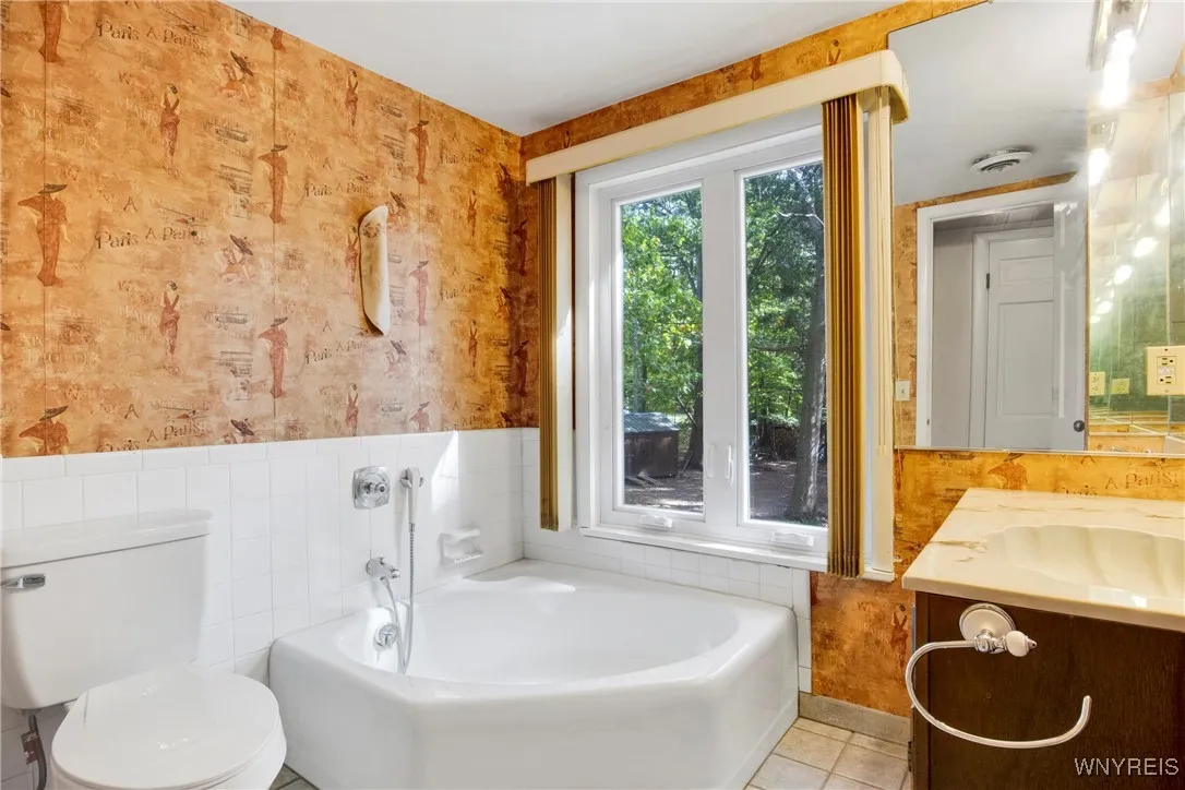 6634 Lake Shore Road, Evans, New York 14047, Evans, New York 14047, 4 Bedrooms Bedrooms, 12 Rooms Rooms,2 BathroomsBathrooms,Residential,For Sale,6634 Lake Shore Road, Evans, New York 14047,B1598088