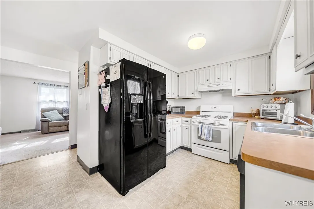 5874 Mckinley Parkway, Hamburg, New York 14075, Hamburg, New York 14075, 6 Bedrooms Bedrooms, ,2 BathroomsBathrooms,Residential,Closed,5874 Mckinley Parkway, Hamburg, New York 14075,0,B1598354