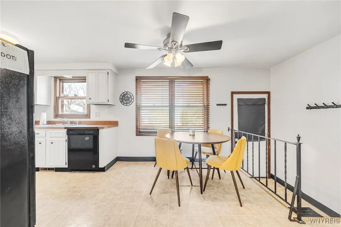 5874 Mckinley Parkway, Hamburg, New York 14075, Hamburg, New York 14075, 6 Bedrooms Bedrooms, ,2 BathroomsBathrooms,Residential,Closed,5874 Mckinley Parkway, Hamburg, New York 14075,0,B1598354