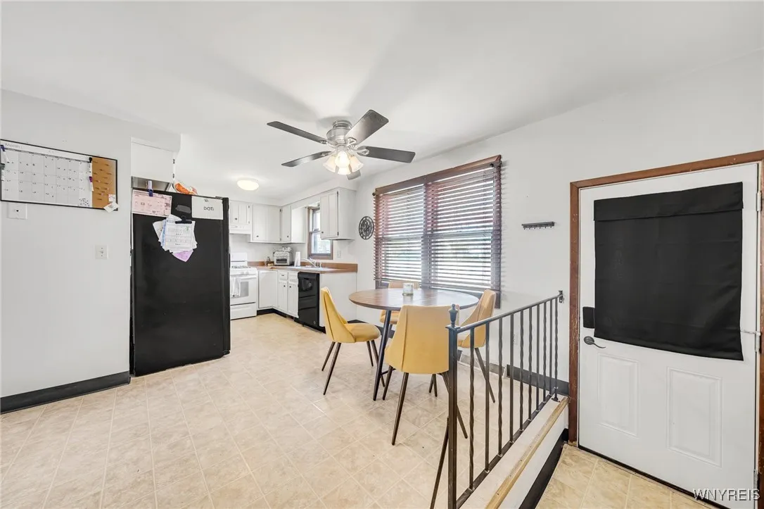 5874 Mckinley Parkway, Hamburg, New York 14075, Hamburg, New York 14075, 6 Bedrooms Bedrooms, ,2 BathroomsBathrooms,Residential,Closed,5874 Mckinley Parkway, Hamburg, New York 14075,0,B1598354