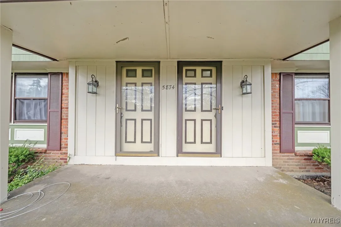 5874 Mckinley Parkway, Hamburg, New York 14075, Hamburg, New York 14075, 6 Bedrooms Bedrooms, ,2 BathroomsBathrooms,Residential,Closed,5874 Mckinley Parkway, Hamburg, New York 14075,0,B1598354