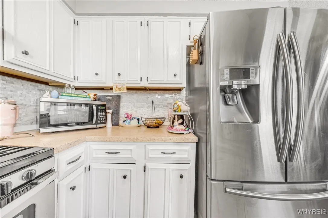 5874 Mckinley Parkway, Hamburg, New York 14075, Hamburg, New York 14075, 6 Bedrooms Bedrooms, ,2 BathroomsBathrooms,Residential,Closed,5874 Mckinley Parkway, Hamburg, New York 14075,0,B1598354