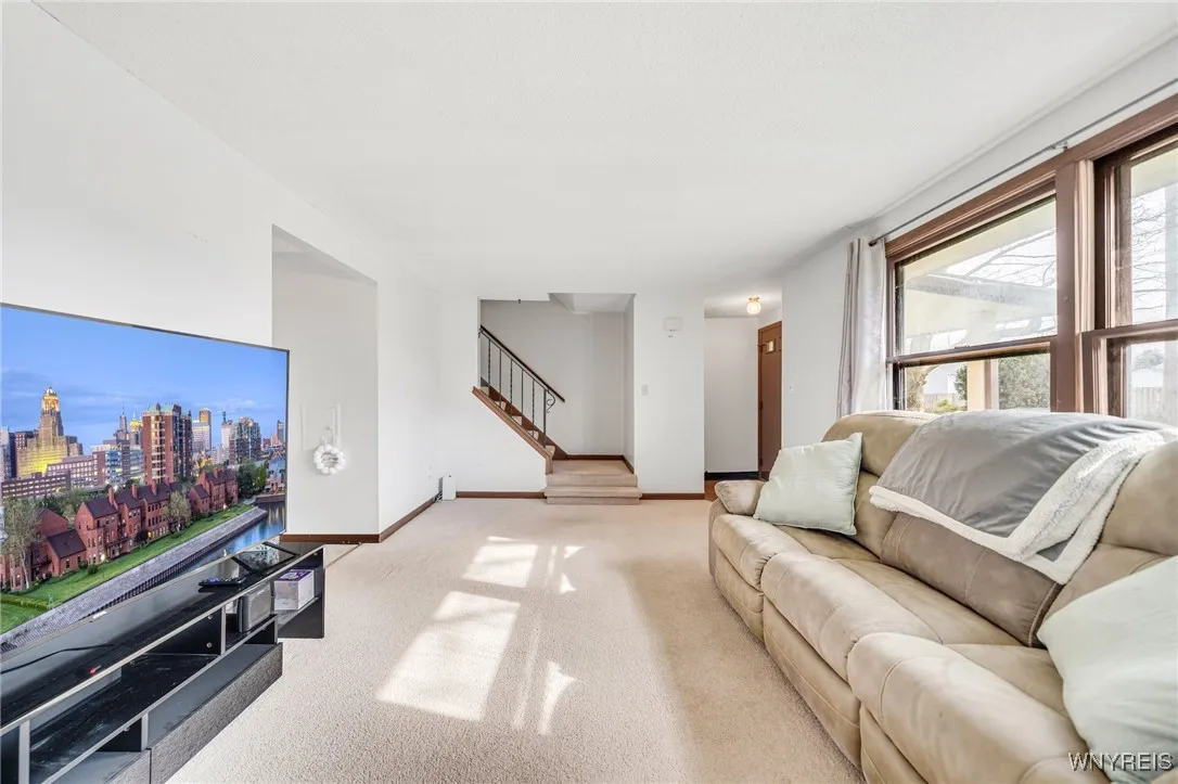 5874 Mckinley Parkway, Hamburg, New York 14075, Hamburg, New York 14075, 6 Bedrooms Bedrooms, ,2 BathroomsBathrooms,Residential,Closed,5874 Mckinley Parkway, Hamburg, New York 14075,0,B1598354