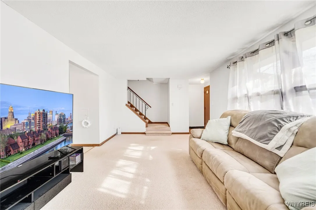 5874 Mckinley Parkway, Hamburg, New York 14075, Hamburg, New York 14075, 6 Bedrooms Bedrooms, ,2 BathroomsBathrooms,Residential,Closed,5874 Mckinley Parkway, Hamburg, New York 14075,0,B1598354