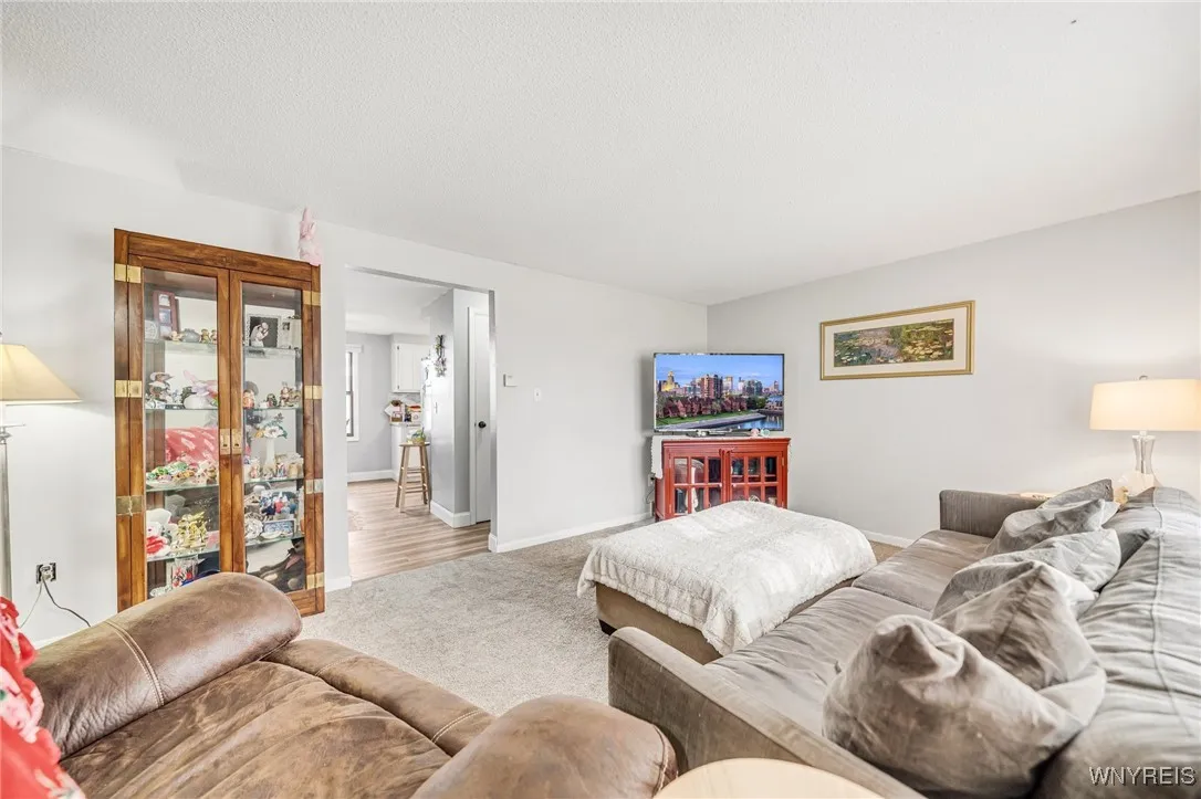 5874 Mckinley Parkway, Hamburg, New York 14075, Hamburg, New York 14075, 6 Bedrooms Bedrooms, ,2 BathroomsBathrooms,Residential,Closed,5874 Mckinley Parkway, Hamburg, New York 14075,0,B1598354