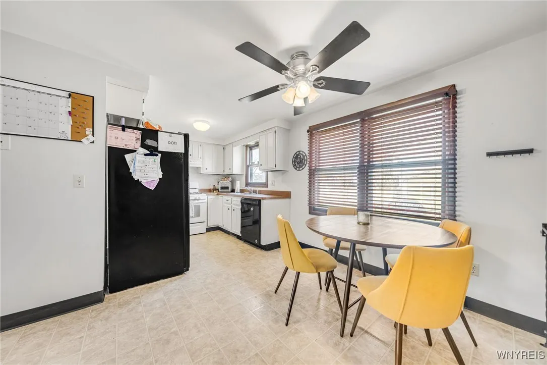 5874 Mckinley Parkway, Hamburg, New York 14075, Hamburg, New York 14075, 6 Bedrooms Bedrooms, ,2 BathroomsBathrooms,Residential,Closed,5874 Mckinley Parkway, Hamburg, New York 14075,0,B1598354