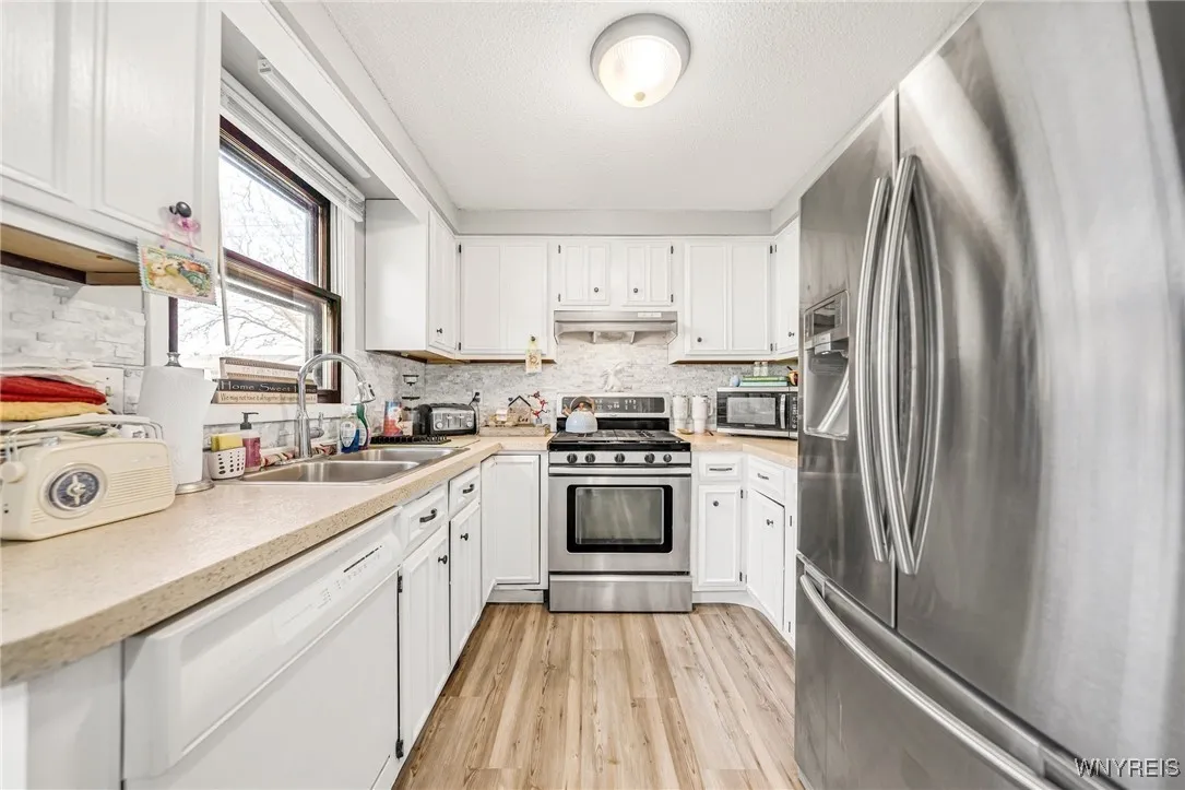 5874 Mckinley Parkway, Hamburg, New York 14075, Hamburg, New York 14075, 6 Bedrooms Bedrooms, ,2 BathroomsBathrooms,Residential,Closed,5874 Mckinley Parkway, Hamburg, New York 14075,0,B1598354
