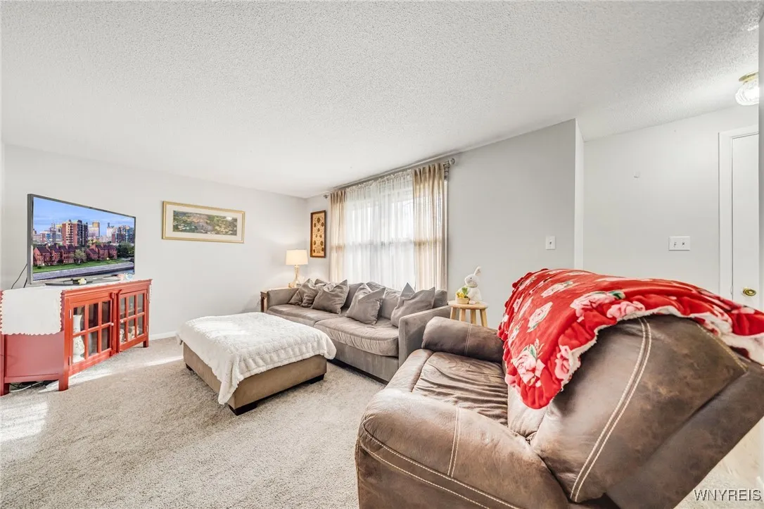 5874 Mckinley Parkway, Hamburg, New York 14075, Hamburg, New York 14075, 6 Bedrooms Bedrooms, ,2 BathroomsBathrooms,Residential,Closed,5874 Mckinley Parkway, Hamburg, New York 14075,0,B1598354