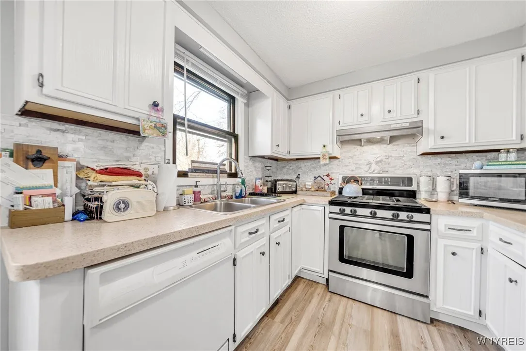 5874 Mckinley Parkway, Hamburg, New York 14075, Hamburg, New York 14075, 6 Bedrooms Bedrooms, ,2 BathroomsBathrooms,Residential,Closed,5874 Mckinley Parkway, Hamburg, New York 14075,0,B1598354