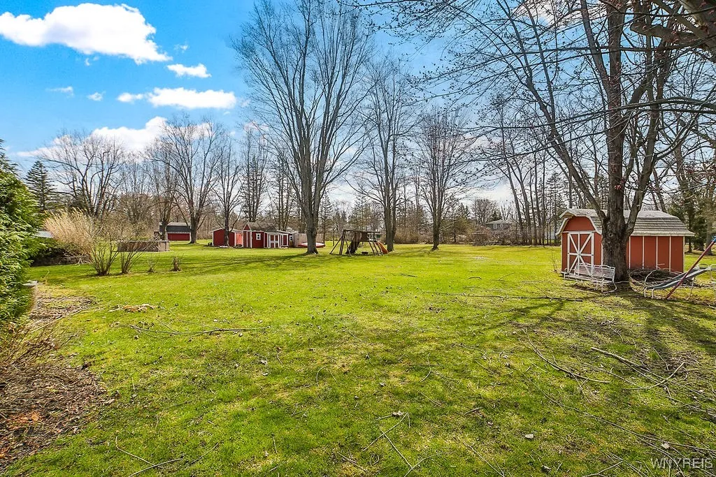 1211 Dodge Road, Amherst, New York 14068, Amherst, New York 14068, 4 Bedrooms Bedrooms, 8 Rooms Rooms,2 BathroomsBathrooms,Residential,Closed,1211 Dodge Road, Amherst, New York 14068,0,B1597904