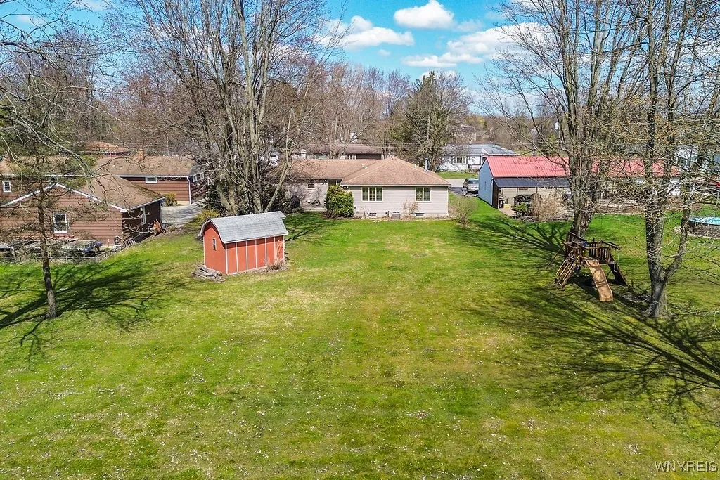 1211 Dodge Road, Amherst, New York 14068, Amherst, New York 14068, 4 Bedrooms Bedrooms, 8 Rooms Rooms,2 BathroomsBathrooms,Residential,Closed,1211 Dodge Road, Amherst, New York 14068,0,B1597904