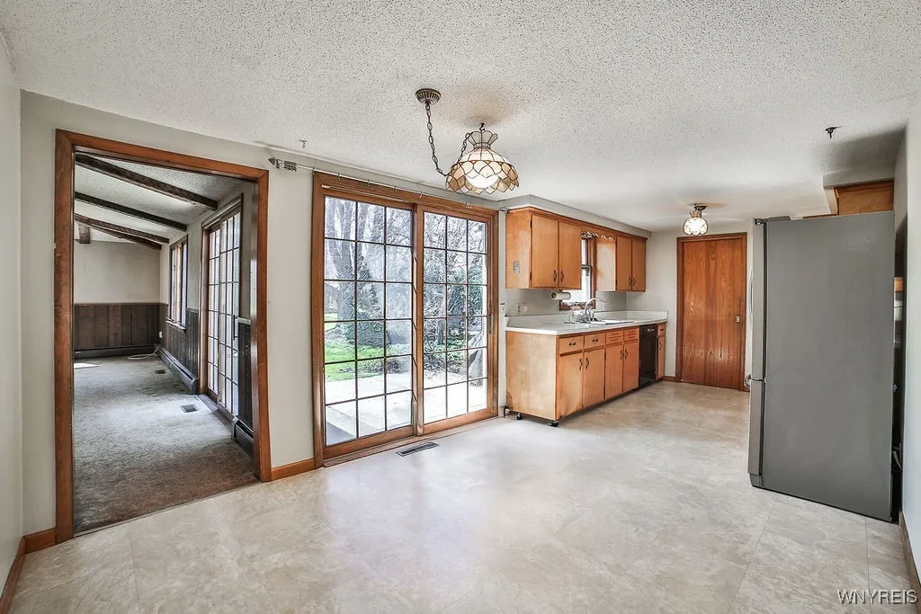 1211 Dodge Road, Amherst, New York 14068, Amherst, New York 14068, 4 Bedrooms Bedrooms, 8 Rooms Rooms,2 BathroomsBathrooms,Residential,Closed,1211 Dodge Road, Amherst, New York 14068,0,B1597904