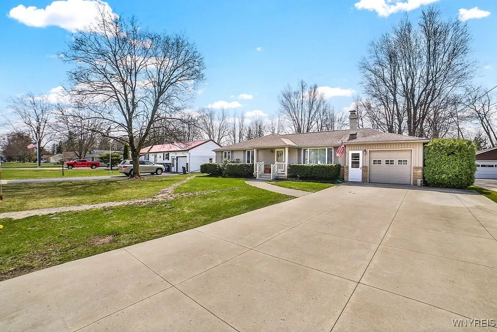 1211 Dodge Road, Amherst, New York 14068, Amherst, New York 14068, 4 Bedrooms Bedrooms, 8 Rooms Rooms,2 BathroomsBathrooms,Residential,Closed,1211 Dodge Road, Amherst, New York 14068,0,B1597904
