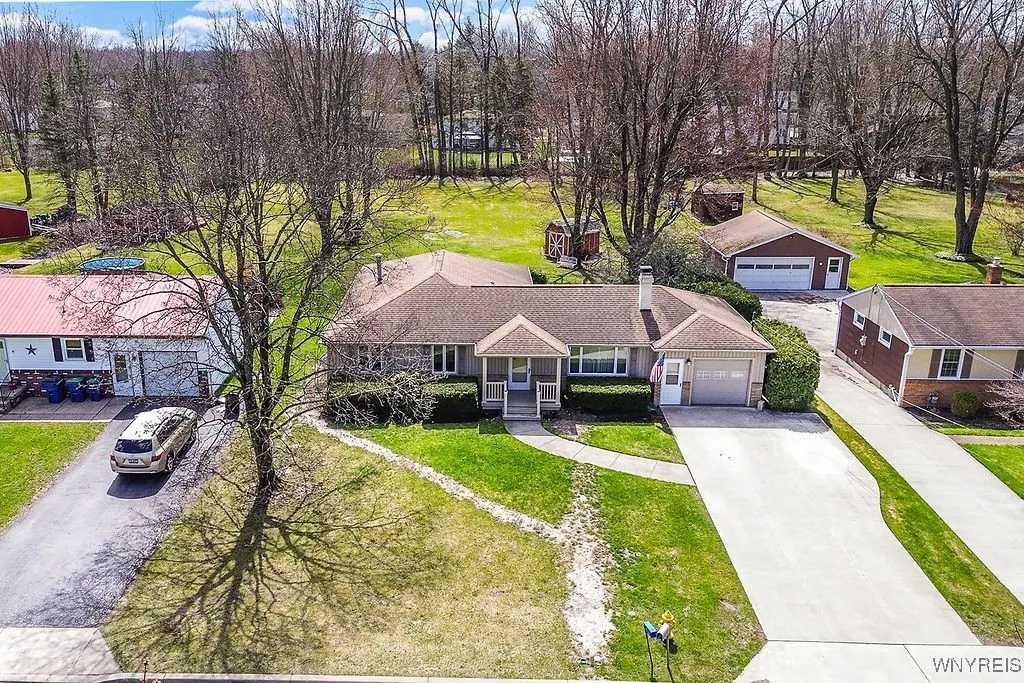1211 Dodge Road, Amherst, New York 14068, Amherst, New York 14068, 4 Bedrooms Bedrooms, 8 Rooms Rooms,2 BathroomsBathrooms,Residential,Closed,1211 Dodge Road, Amherst, New York 14068,0,B1597904