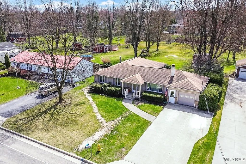 1211 Dodge Road, Amherst, New York 14068, Amherst, New York 14068, 4 Bedrooms Bedrooms, 8 Rooms Rooms,2 BathroomsBathrooms,Residential,Closed,1211 Dodge Road, Amherst, New York 14068,0,B1597904