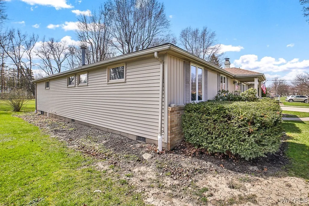 1211 Dodge Road, Amherst, New York 14068, Amherst, New York 14068, 4 Bedrooms Bedrooms, 8 Rooms Rooms,2 BathroomsBathrooms,Residential,Closed,1211 Dodge Road, Amherst, New York 14068,0,B1597904