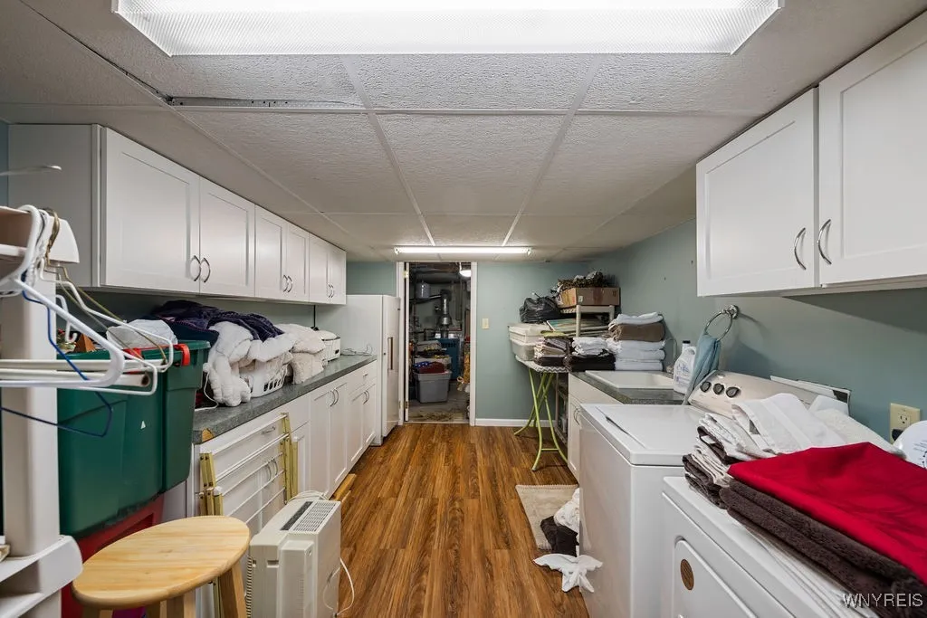 Laundry area/room