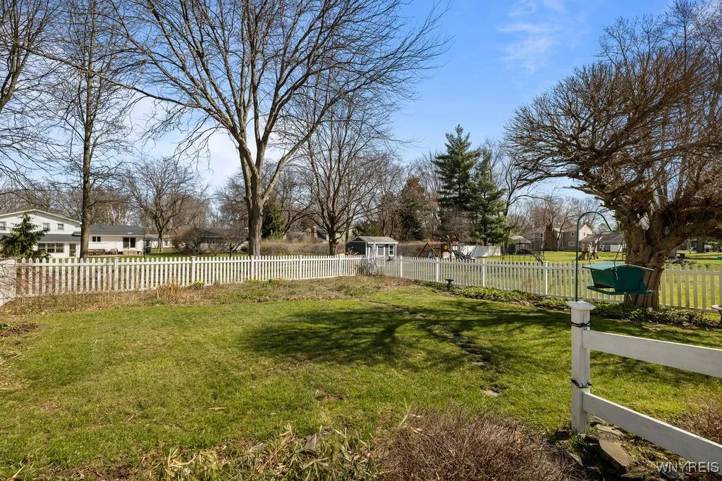 615 Sandlewood Drive, Lewiston, New York 14092, Lewiston, New York 14092, 5 Bedrooms Bedrooms, 14 Rooms Rooms,3 BathroomsBathrooms,Residential,Closed,615 Sandlewood Drive, Lewiston, New York 14092,0,B1597996