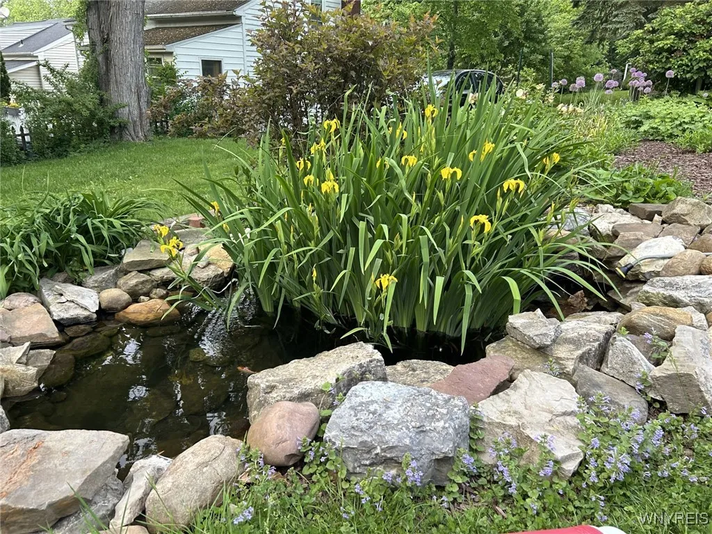220 Burroughs Drive, Amherst, New York 14226, Amherst, New York 14226, 3 Bedrooms Bedrooms, 9 Rooms Rooms,1 BathroomBathrooms,Residential,Closed,220 Burroughs Drive, Amherst, New York 14226,0,B1598259
