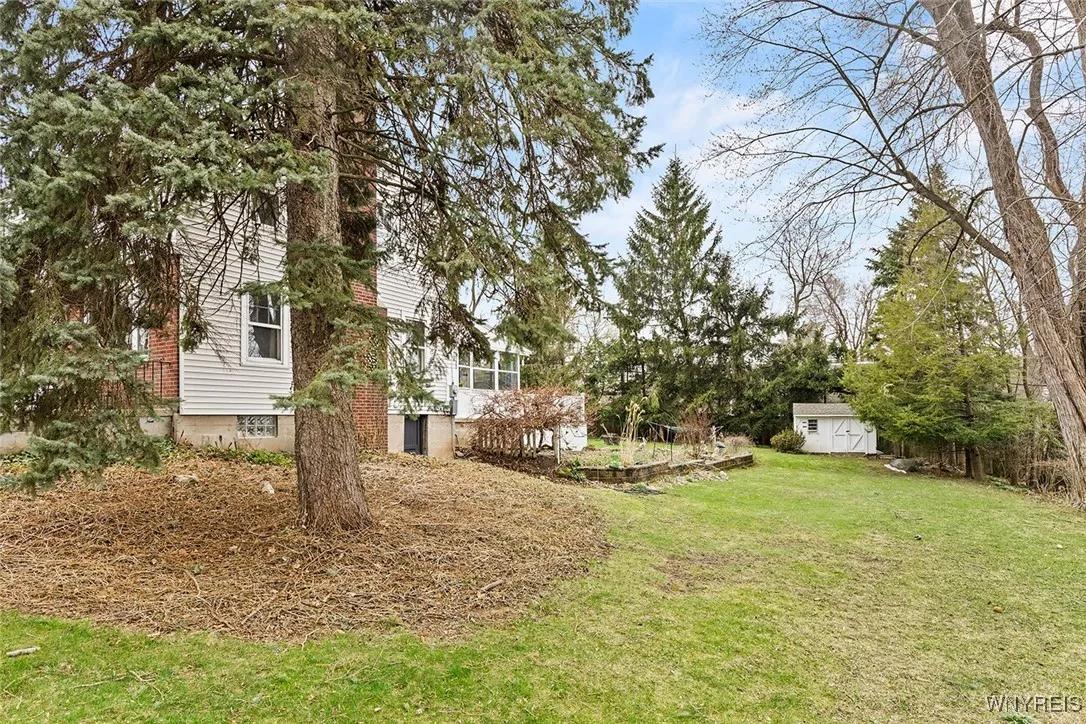 220 Burroughs Drive, Amherst, New York 14226, Amherst, New York 14226, 3 Bedrooms Bedrooms, 9 Rooms Rooms,1 BathroomBathrooms,Residential,Closed,220 Burroughs Drive, Amherst, New York 14226,0,B1598259