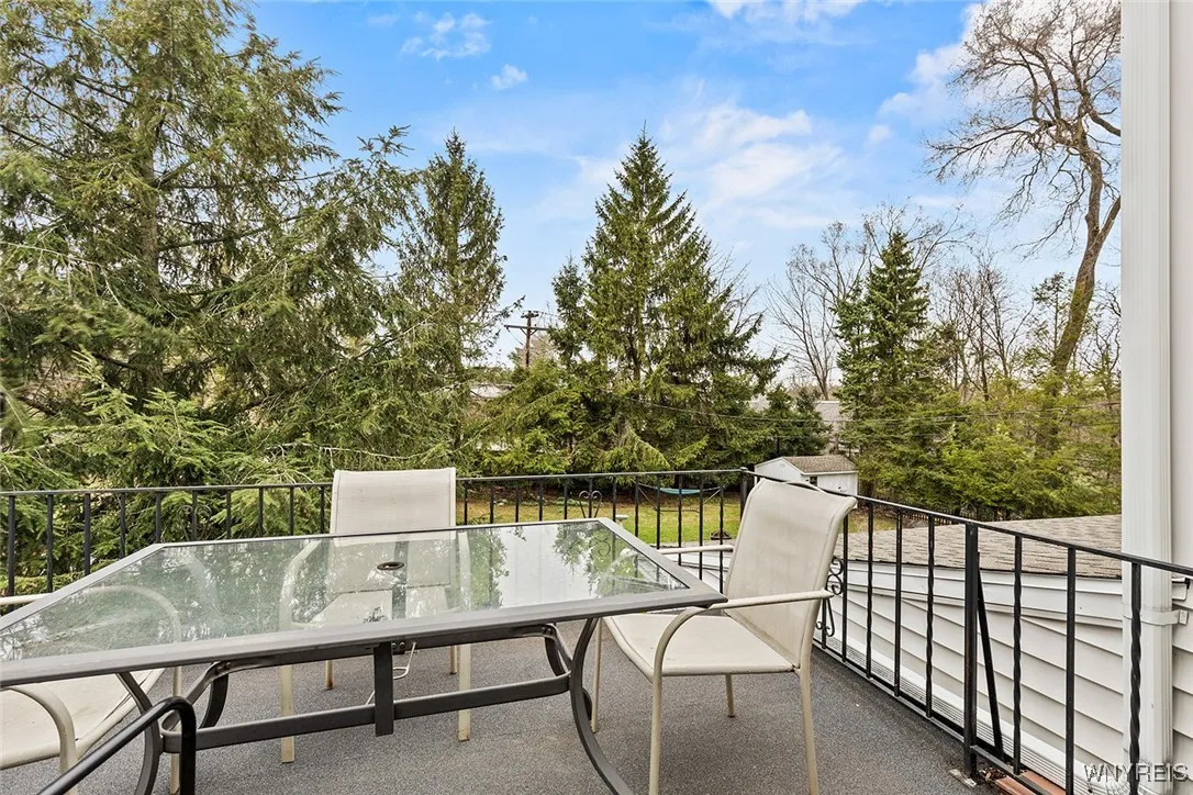 220 Burroughs Drive, Amherst, New York 14226, Amherst, New York 14226, 3 Bedrooms Bedrooms, 9 Rooms Rooms,1 BathroomBathrooms,Residential,Closed,220 Burroughs Drive, Amherst, New York 14226,0,B1598259