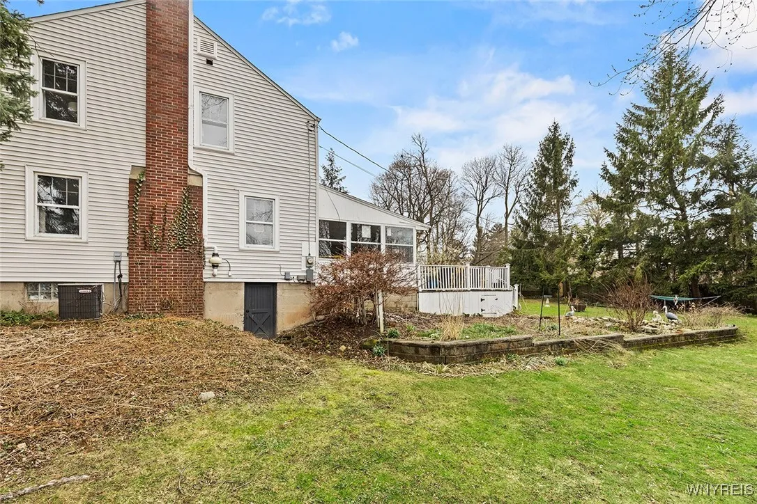 220 Burroughs Drive, Amherst, New York 14226, Amherst, New York 14226, 3 Bedrooms Bedrooms, 9 Rooms Rooms,1 BathroomBathrooms,Residential,Closed,220 Burroughs Drive, Amherst, New York 14226,0,B1598259