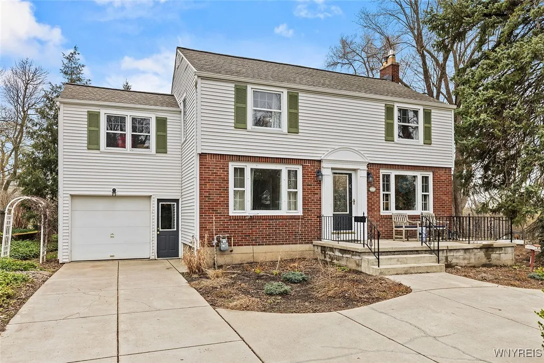 220 Burroughs Drive, Amherst, New York 14226, Amherst, New York 14226, 3 Bedrooms Bedrooms, 9 Rooms Rooms,1 BathroomBathrooms,Residential,Closed,220 Burroughs Drive, Amherst, New York 14226,0,B1598259