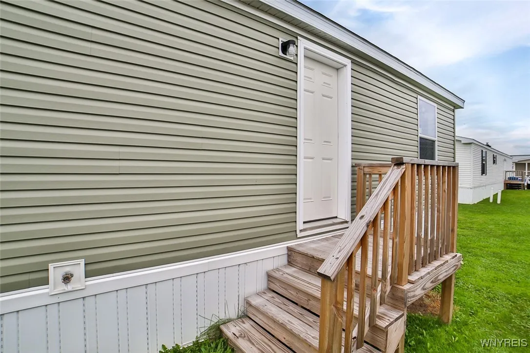 1774 Military Road 27, Tonawanda, New York 14217, Tonawanda, New York 14217, 3 Bedrooms Bedrooms, 5 Rooms Rooms,1 BathroomBathrooms,Residential,For Sale,1774 Military Road 27, Tonawanda, New York 14217,B1598567