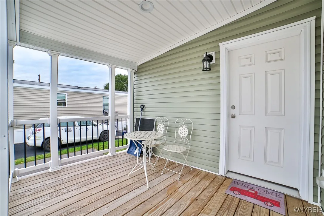 1774 Military Road 27, Tonawanda, New York 14217, Tonawanda, New York 14217, 3 Bedrooms Bedrooms, 5 Rooms Rooms,1 BathroomBathrooms,Residential,For Sale,1774 Military Road 27, Tonawanda, New York 14217,B1598567