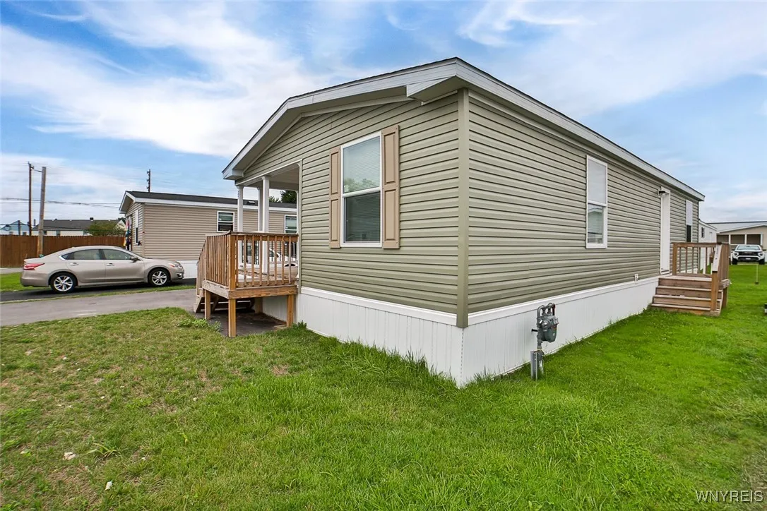 1774 Military Road 27, Tonawanda, New York 14217, Tonawanda, New York 14217, 3 Bedrooms Bedrooms, 5 Rooms Rooms,1 BathroomBathrooms,Residential,For Sale,1774 Military Road 27, Tonawanda, New York 14217,B1598567