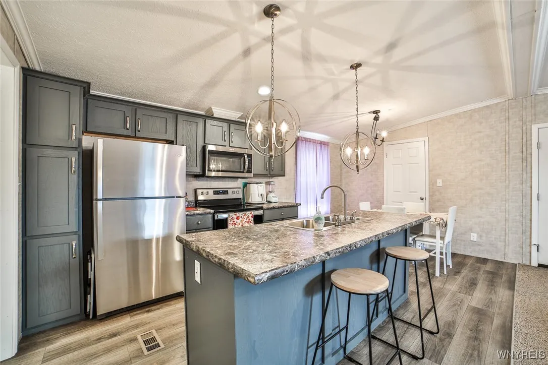 1774 Military Road 27, Tonawanda, New York 14217, Tonawanda, New York 14217, 3 Bedrooms Bedrooms, 5 Rooms Rooms,1 BathroomBathrooms,Residential,For Sale,1774 Military Road 27, Tonawanda, New York 14217,B1598567