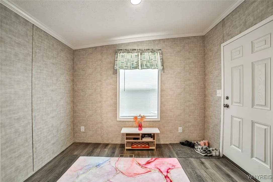 1774 Military Road 27, Tonawanda, New York 14217, Tonawanda, New York 14217, 3 Bedrooms Bedrooms, 5 Rooms Rooms,1 BathroomBathrooms,Residential,For Sale,1774 Military Road 27, Tonawanda, New York 14217,B1598567