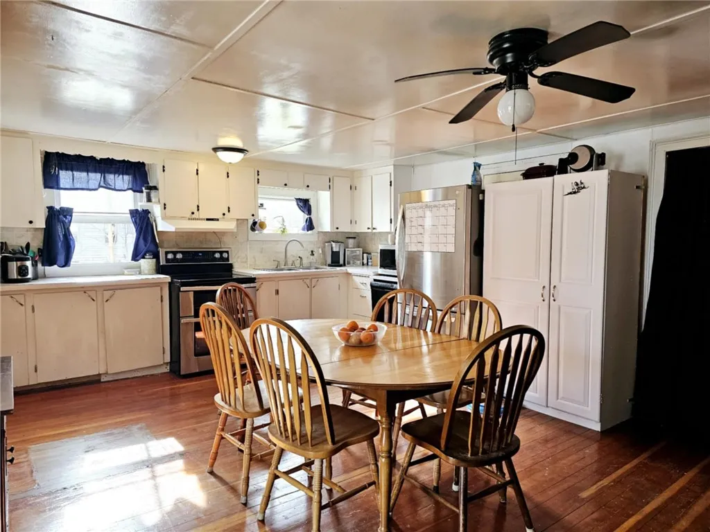 138 West Main Street, Richmondville, New York 1214, Richmondville, New York 12149, 4 Bedrooms Bedrooms, 7 Rooms Rooms,2 BathroomsBathrooms,Residential,Closed,138 West Main Street, Richmondville, New York 1214,R1598642