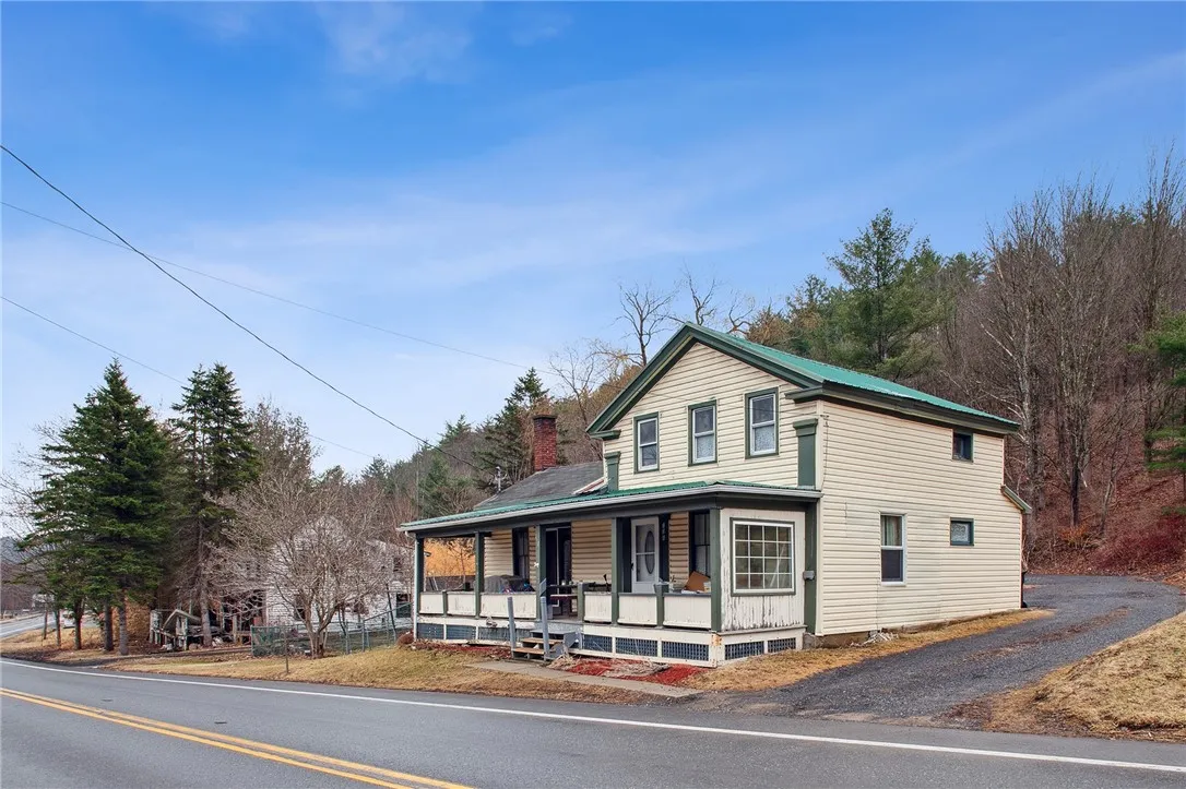 138 West Main Street, Richmondville, New York 1214, Richmondville, New York 12149, 4 Bedrooms Bedrooms, 7 Rooms Rooms,2 BathroomsBathrooms,Residential,Closed,138 West Main Street, Richmondville, New York 1214,R1598642