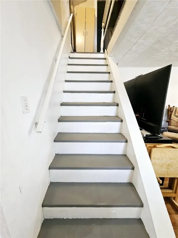 138 West Main Street, Richmondville, New York 1214, Richmondville, New York 12149, 4 Bedrooms Bedrooms, 7 Rooms Rooms,2 BathroomsBathrooms,Residential,Closed,138 West Main Street, Richmondville, New York 1214,R1598642