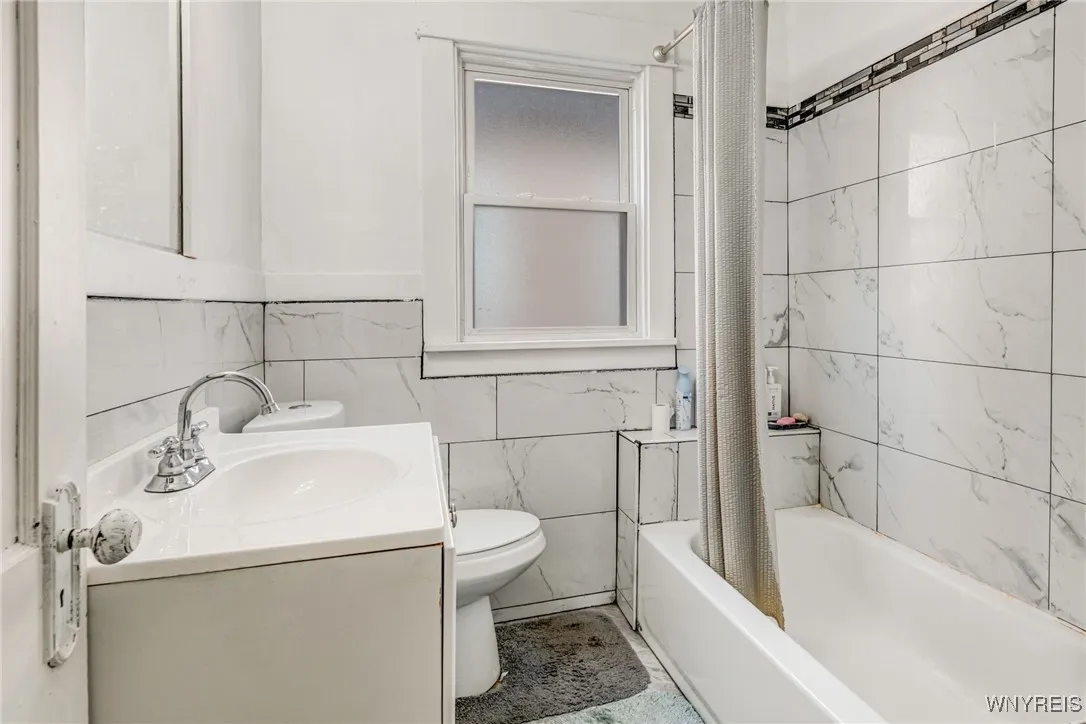 43 Freund Street, Buffalo, New York 14211, Buffalo, New York 14211, 4 Bedrooms Bedrooms, 7 Rooms Rooms,1 BathroomBathrooms,Residential,Closed,43 Freund Street, Buffalo, New York 14211,0,B1598709