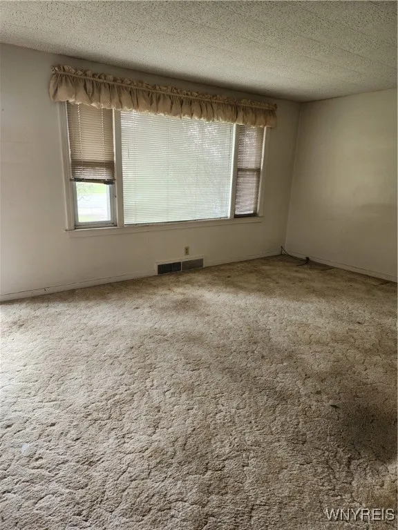23 Heath, Tonawanda, New York 14223, Tonawanda, New York 14223, 3 Bedrooms Bedrooms, 5 Rooms Rooms,1 BathroomBathrooms,Residential,Closed,23 Heath, Tonawanda, New York 14223,0,B1598678