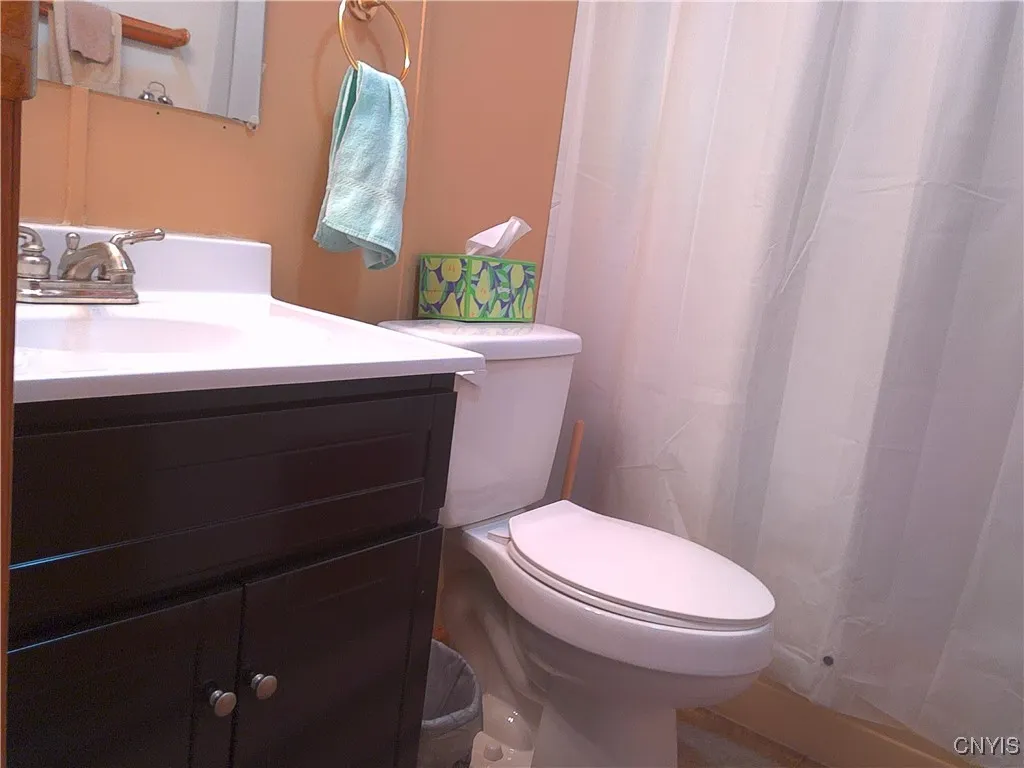 Main bathroom