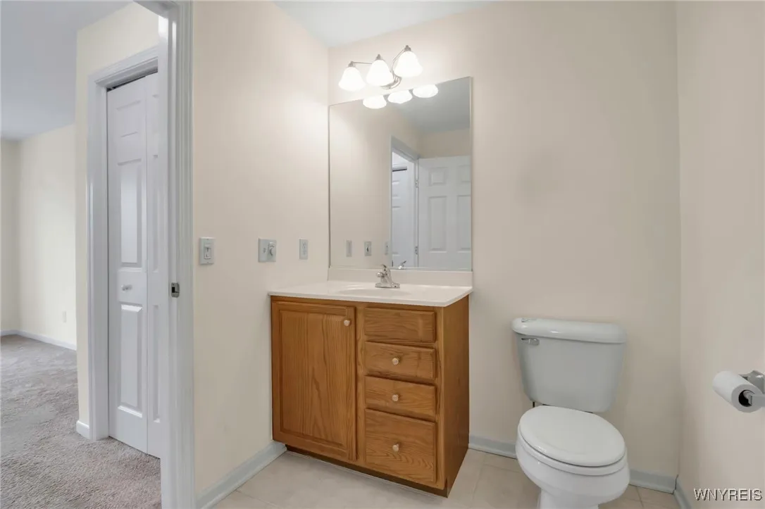 Owners suite, ensuite bath