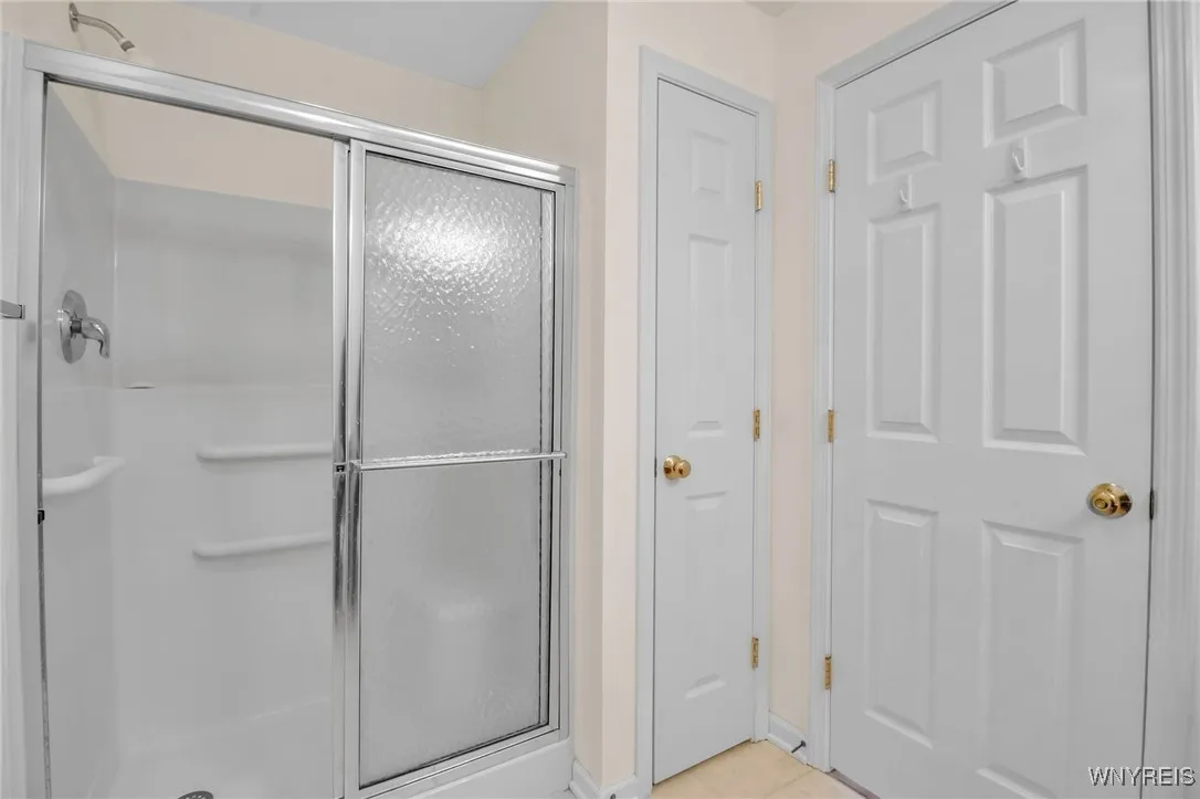 Owners suite, ensuite bath