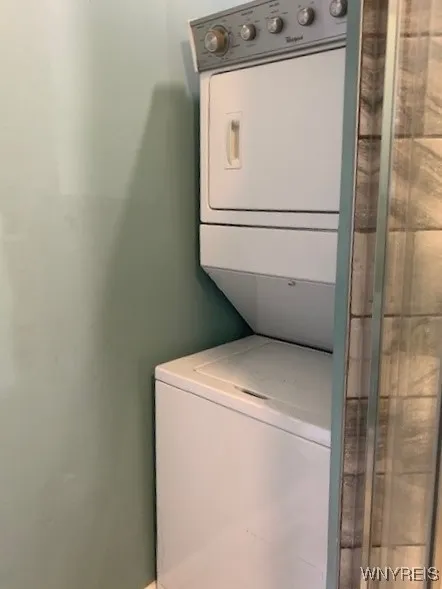 Washer /Dryer hookups in each unit