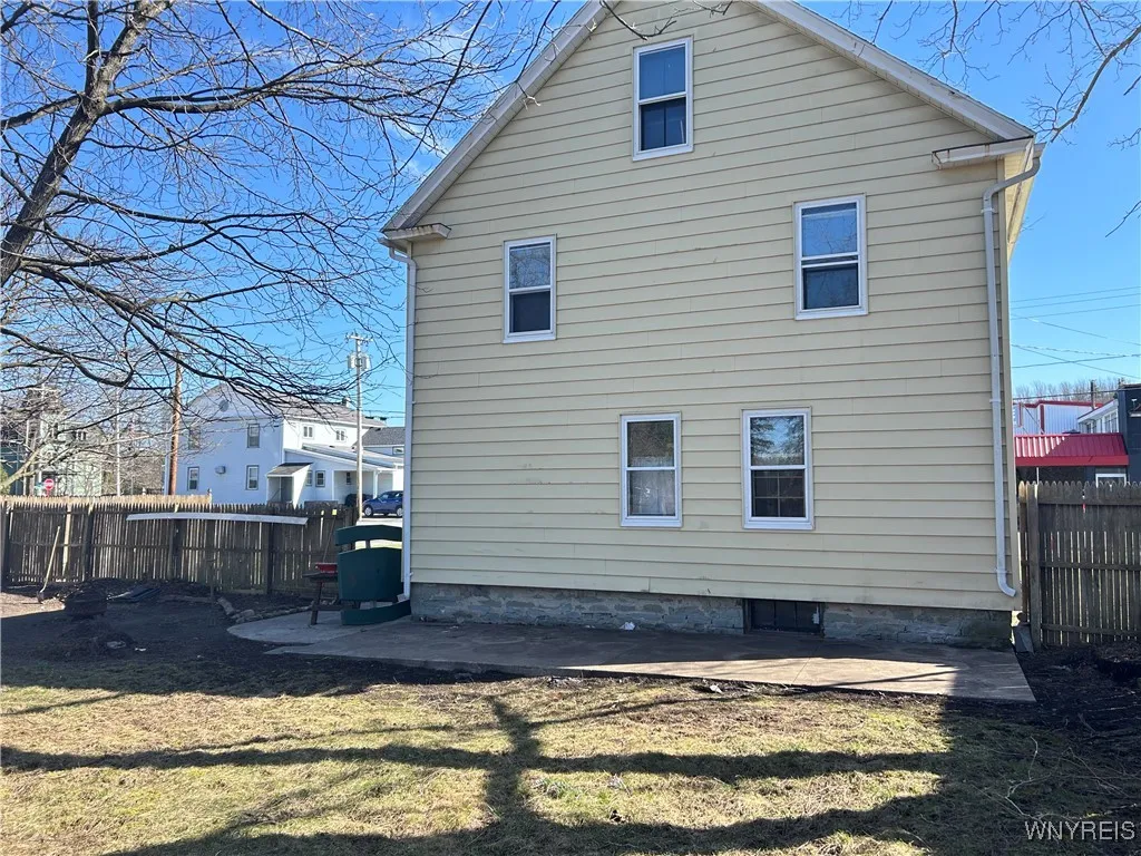 12 West Ave, Attica, New York 14011, Attica, New York 14011, 4 Bedrooms Bedrooms, 11 Rooms Rooms,1 BathroomBathrooms,Residential,For Sale,12 West Ave, Attica, New York 14011,B1598767