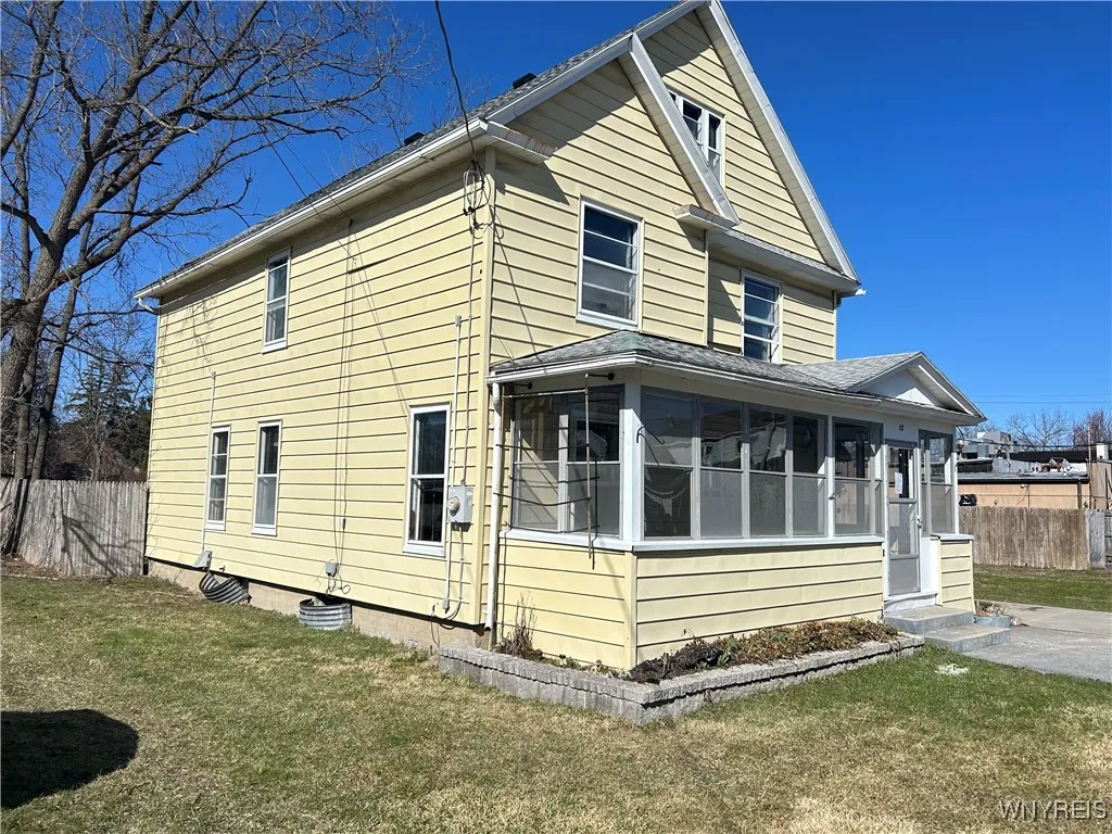 12 West Ave, Attica, New York 14011, Attica, New York 14011, 4 Bedrooms Bedrooms, 11 Rooms Rooms,1 BathroomBathrooms,Residential,For Sale,12 West Ave, Attica, New York 14011,B1598767