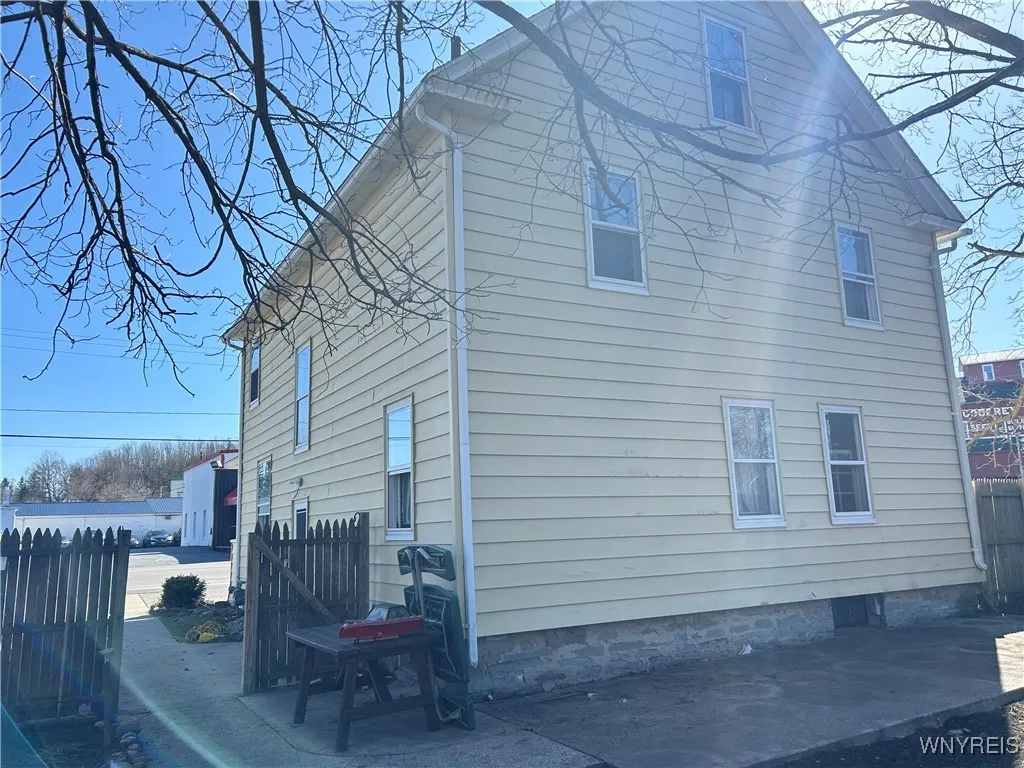 12 West Ave, Attica, New York 14011, Attica, New York 14011, 4 Bedrooms Bedrooms, 11 Rooms Rooms,1 BathroomBathrooms,Residential,For Sale,12 West Ave, Attica, New York 14011,B1598767
